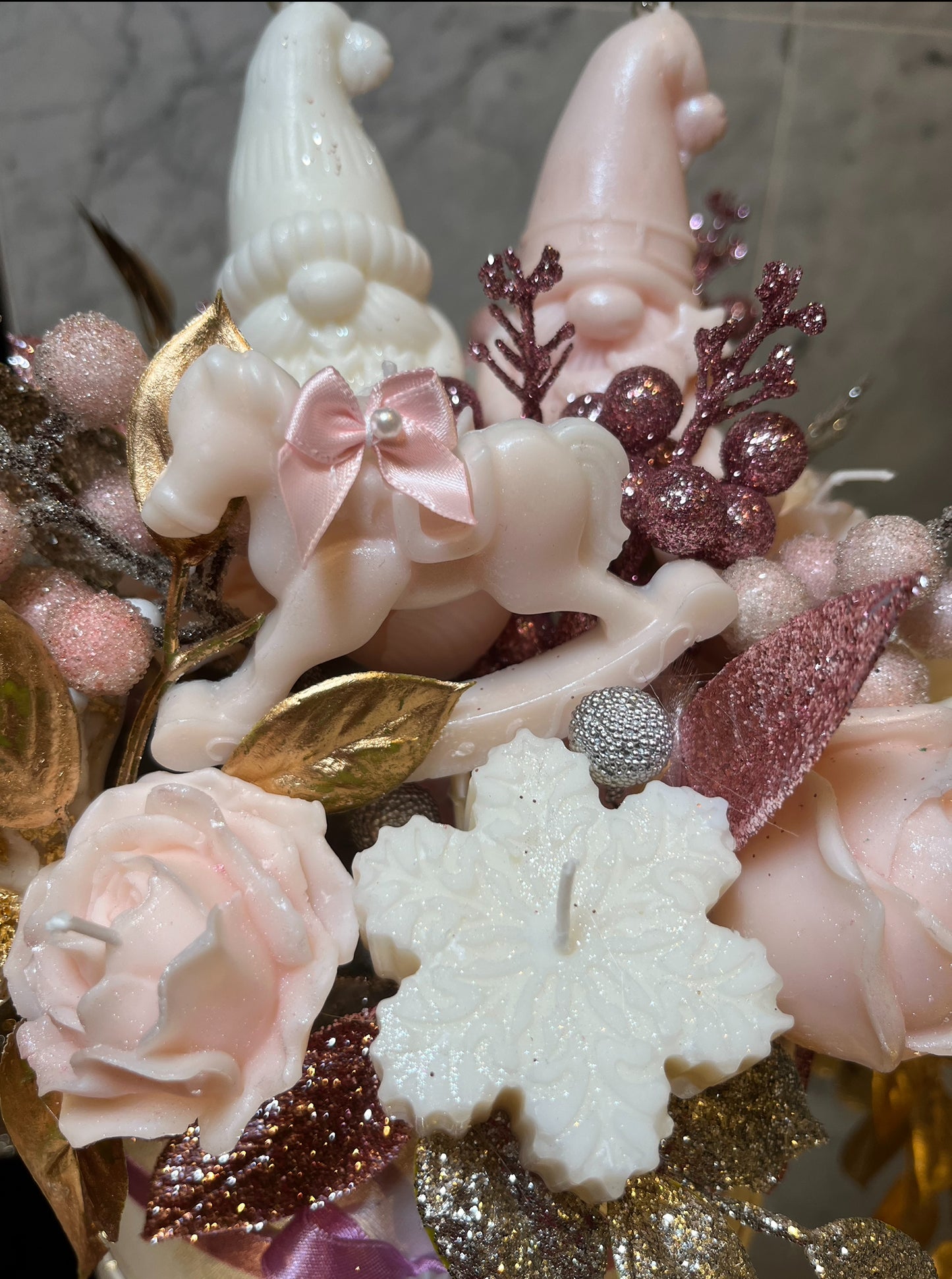 Christmas Rose Bouquet π